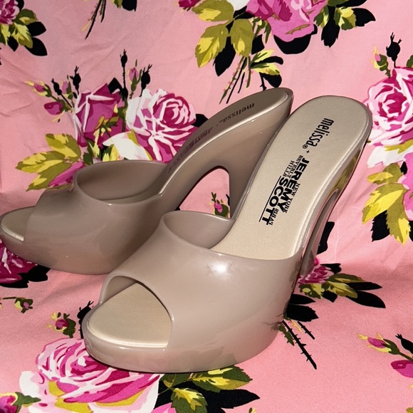 Jeremy Scott Melissa moschino barbie blow up doll heels shoes tan nude runway 9 - Picture 6 of 11